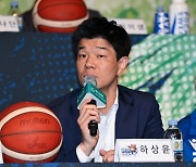 감독과 선수 마음 통했다! WKBL 6개 구단 감독들이 꼽은 우승 후보는 삼성생명…“변화 적어, 팀워크 기대” [WKBL 미디어데이]