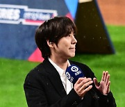 규현, 한 시간 기다린 애국가 제창[포토엔HD]