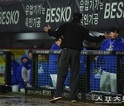 '아쉽다' 연발한 박진만 감독 "비 예보 있었는데 경기 들어가지 말았어야"