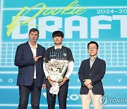 1라운드 5순위로 현대캐피탈의 지명을 받은 이재현