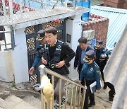 김진태 강원도지사, '경찰의 날' 일일 기동순찰대원으로 변신