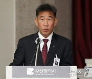 [국감]이재명 헬기 이송 관련 질의 답하는 부산소방재난본부장