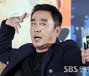 '아마존 활명수' 류승룡 "'최종병기 활' 때 양궁과 인연...취미로 꾸준히 해와"