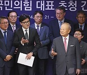 한동훈의 선명성…기업인 만나 `이승만 토지개혁·박정희 중공업화` 역설