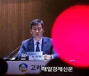 [포토] 기자회견하는 박기덕 고려아연 사장