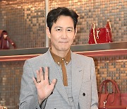 이정재 ‘멋진 손인사’ [MK포토]