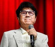 “정 안되겠다 싶을 때 그만두겠다”는 조용필, 그래도 돼 [종합]