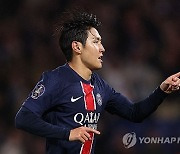 "이강인 벤치? 아냐, 가짜 9번 확정" PSG 대표로 UCL 기자회견→PSV전 선발 유력..."공격 최전선 배치"