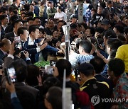 윤석열 대통령, 부산 시민들과 인사