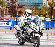 경찰 오토바이 접수한 BMW…운용경찰 경진대회에 정비 지원