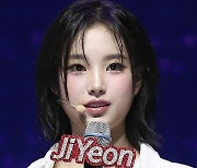 '발레리나 출신' 지연, 트리플에스VV로 인사 드려요