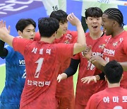 '임성진 폭발' 한국전력, 디펜딩 챔프 대한항공 풀세트 끝에 제압