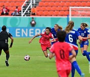 U-17 여자축구, 월드컵서 미국에 0-5 완패…무승 탈락 수모