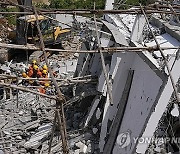 India Building Collapse