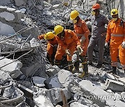 India Building Collapse