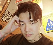 틴탑 출신 방민수, 하니 국감 출석 저격 “한국인도 아닌 애가”