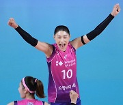 전설 김연경 17점·조커 김다은 6점…흥국생명, GS 꺾고 2연승(종합)