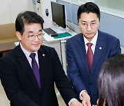 국민의힘 '최민희 과방위원장 징계안 제출'