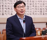 [국감]김성태 관련 질의 답변하는 이화영