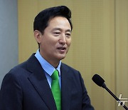 오세훈, '서울디자인어워드' 수상자 격려