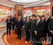 북중 이상 기류설…주북 중국대사, 한국전쟁 참전 기념일 헌화 (종합)