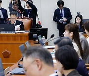 강선우 의원 "피씨엘, 임상시험 조작" VS 김소연 대표 "허위사실"