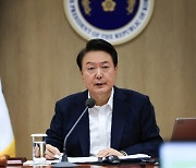 [속보] “지지율 하락에” 대통령실, 국민목소리 귀 기울일 것