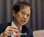 “국내 대기업들, 마음먹으면 그냥 뺏는다”…특허 지킴이 나선 KAIST 총장님