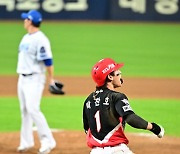 박찬호, 2사 만루에서 잘 맞은 타구가 파울이라니 [사진]