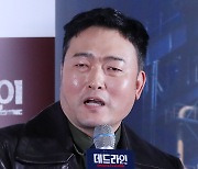 이준혁 '웃음 유발 담당'[★포토]