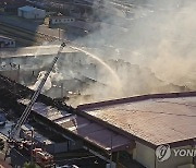 부산 미군 55보급창 화재 19시간만에 완진…미군·소방 합동조사(종합)