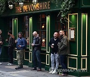 BRITAIN OUTDOOR SMOKING BAN