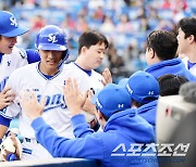 [포토] 이재현 '한국시리즈 첫 홈런포 신고'