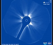 특수 망원경 ‘코로나 그래프’, 태양 폭발 장면 포착 [우주로 간다]