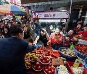 개헌 저지선 지켜준 PK서도, 尹 지지율 27%