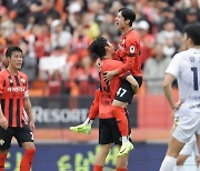 [GOAL 현장리뷰] '양민혁 원더골!' 강원, 김천 누르고 2위는 굳혔다... 이제는 진짜 우승 도전