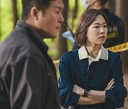 ‘이친자’ 제3의 인물 등장? 흥미진진한 떡밥 던져졌다