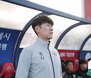 [K리그1 POINT] 서울전 승리 다짐했지만...'0-1 패배→4전 4패' 수원FC, 결국 서울에 승점 1점도 못 땄다