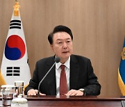 윤 대통령, 이스라엘의 이란 공격에 “교민안전 최우선··· 필요한 조치 강구”