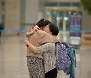 [Exclusive] Korean adoptee sisters meet for the first time in 39 years