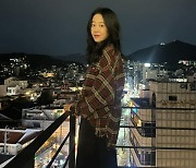 고현정, 아이돌 뺨치는 여리여리한 비주얼…빙글빙글 도는 모습에 엄정화 “하하하”