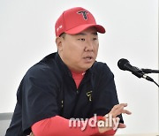 [MD포토] 이범호 감독, '장타력 살아나고 있어'