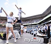 [MD포토] 응원 펼치는 삼성 라이온즈 응원단