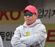 4차전 지켜보는 이범호