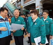 성수역 안전관리 현황 점검하는 이상민 장관