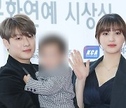 ‘성매매 논란’ 최민환, 결국 무대 뒤 숨는다…국내외 망신[스경X이슈]