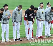 [포토] 곽도규 '라팍 1열에서 폴더인사'