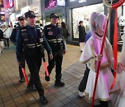 인파 쏟아진 핼러윈 주말, `총력 안전대응`에 사고 없었다