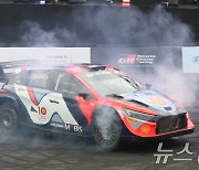 차량 라인업 쇼런 리허설 중인 i20 N Rally 1 하이브리드