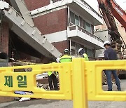 갑자기 '와르르' 대형 사고 날 뻔...용산 붕괴 건물 철거